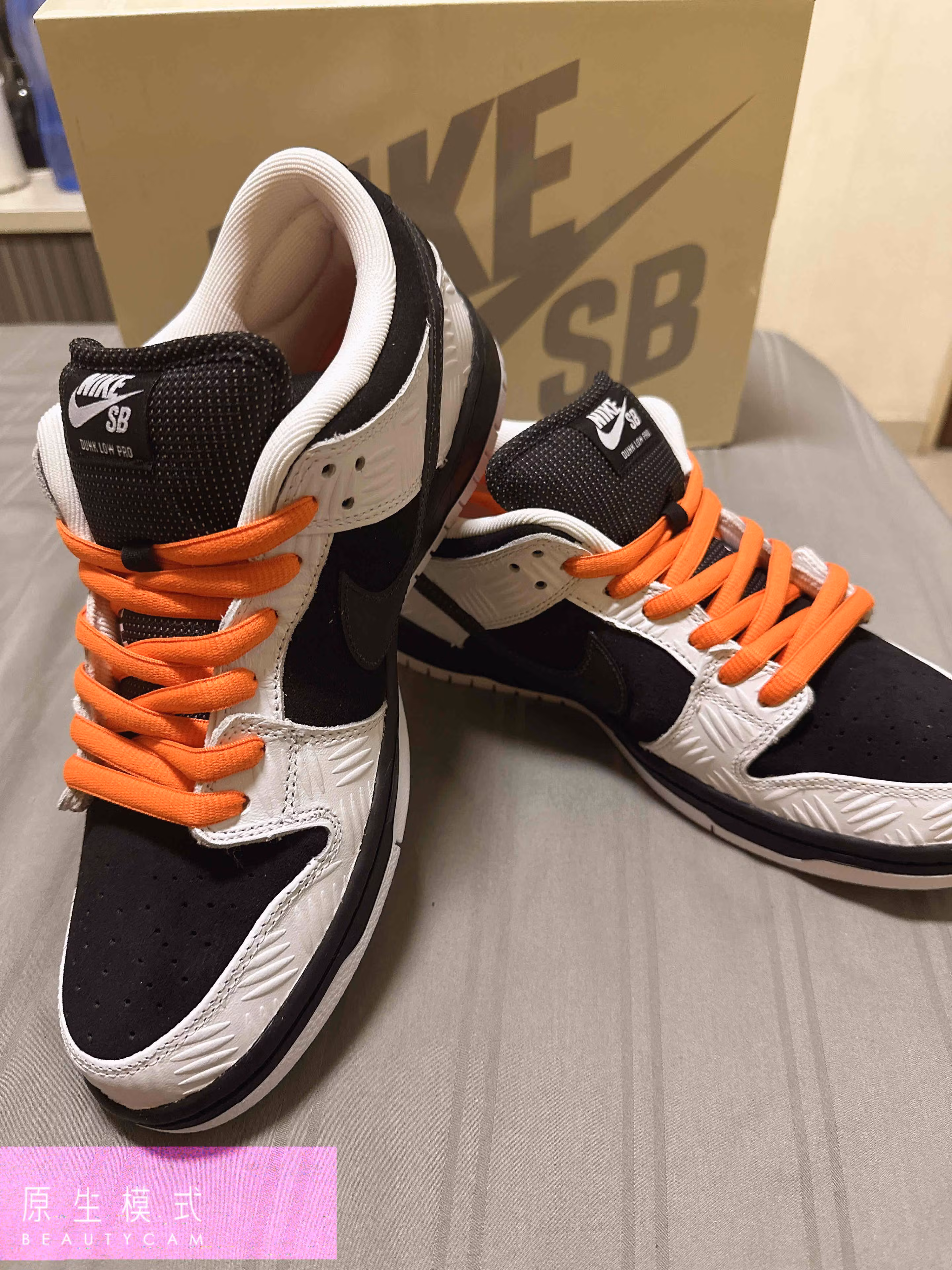 TIGHTBOOTH x Nike Dunk Low SB 'White' FD2629-100 TIGHTBOOTH x Nike Dunk Low SB 'White' FD2629-100